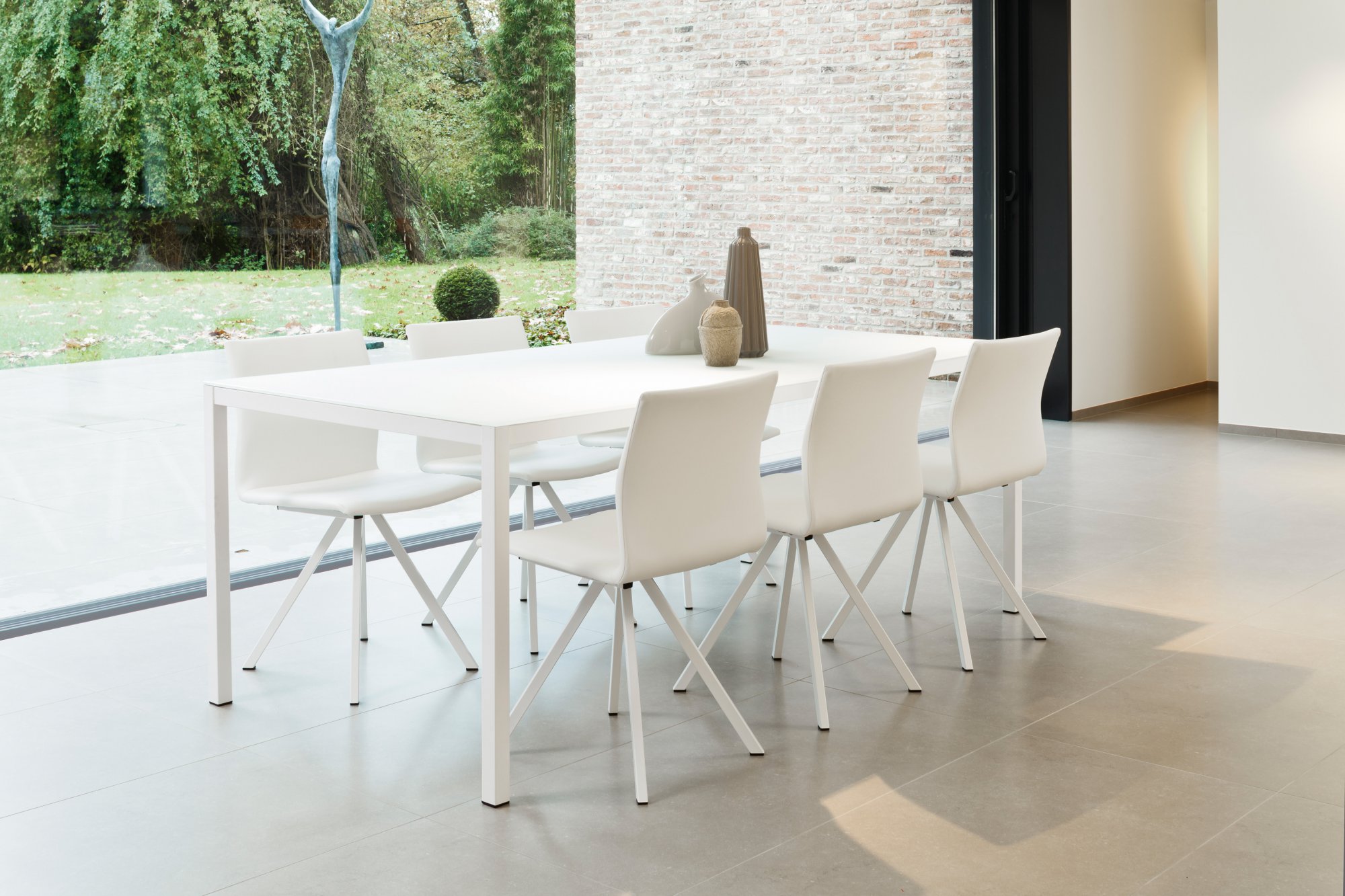 Vermaken Compatibel met Lenen Witte tafel met witte stoelen - Meubelen Lucas | Salons, Eetkamers,  slaapkamers