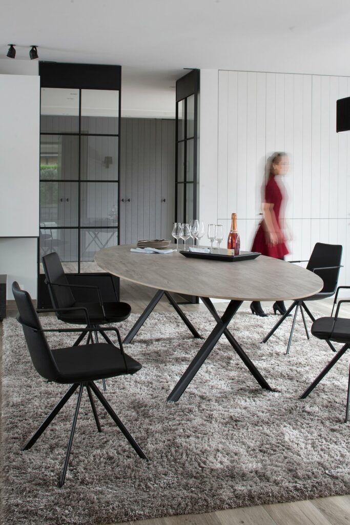 Ovale designtafel