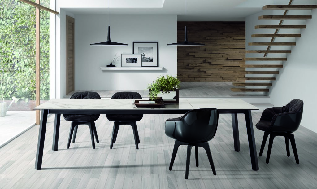 Uitschuifbare tafel met keramieken blad