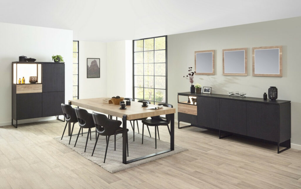 Eetkamer black old oak