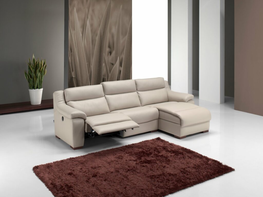 Driezit creme met longchair en relax in leder